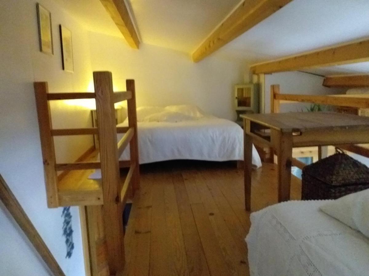 la petite maison Vaugines Extérieur photo